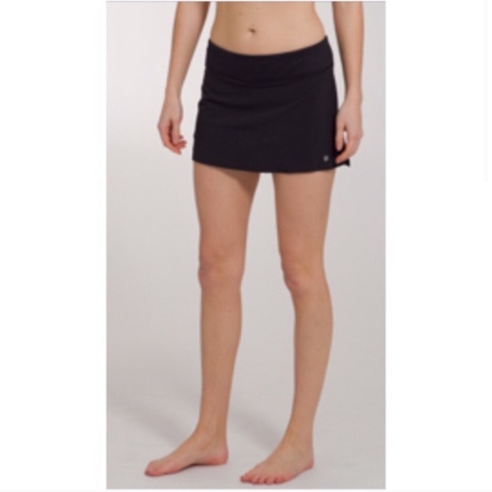 Lululemon black tennis skirt